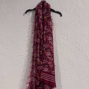 ✨ Gap Floral Scarf – Never Worn – Lightweight & Elegant ✨